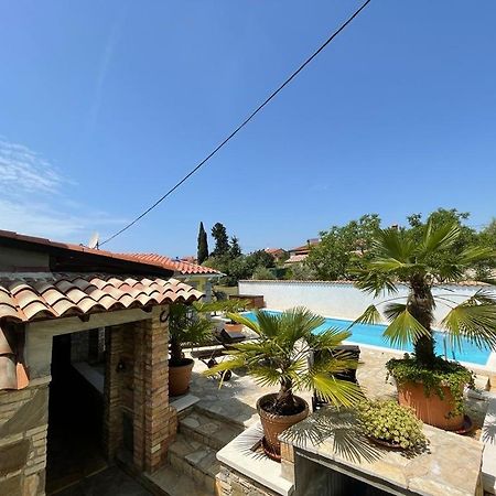 Holiday Home Bukovac Пула Екстер'єр фото