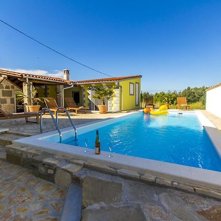 Holiday Home Bukovac Пула Екстер'єр фото