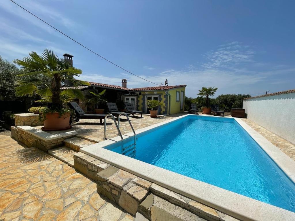 Holiday Home Bukovac Пула Екстер'єр фото