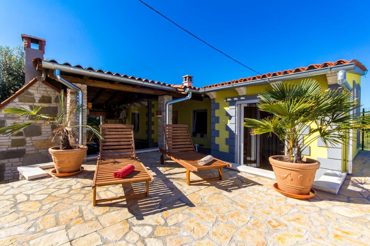 Holiday Home Bukovac Пула Екстер'єр фото