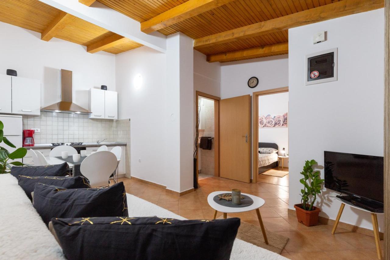 Holiday Home Bukovac Пула Екстер'єр фото