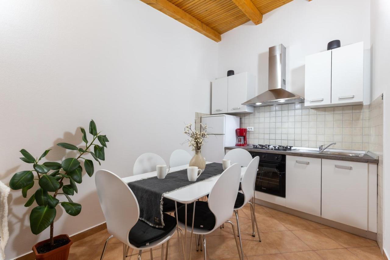 Holiday Home Bukovac Пула Екстер'єр фото