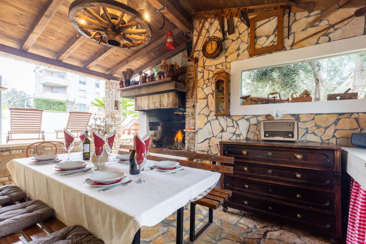 Holiday Home Bukovac Пула Екстер'єр фото
