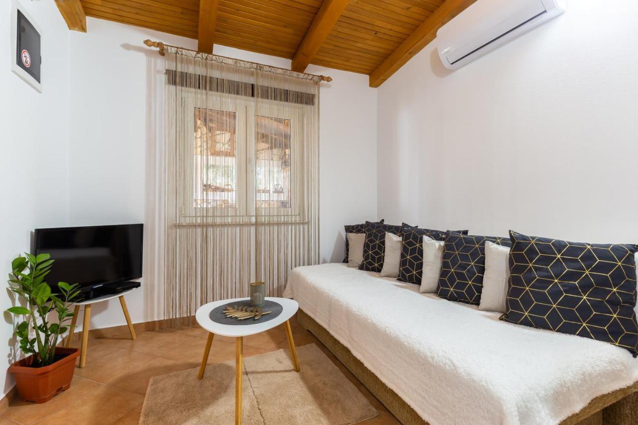 Holiday Home Bukovac Пула Екстер'єр фото