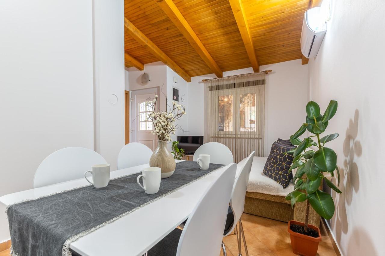 Holiday Home Bukovac Пула Екстер'єр фото
